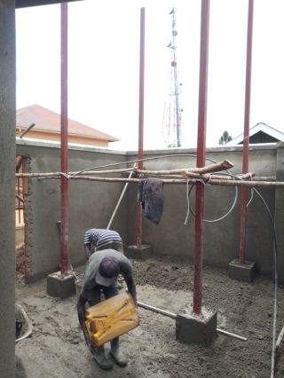 6 metalen constructie voor waterreservoir